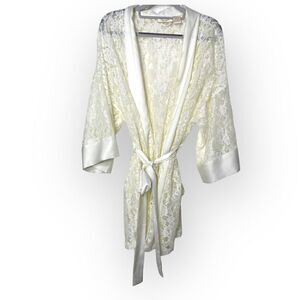 Victora's Secret Cream lace Robe Size OS